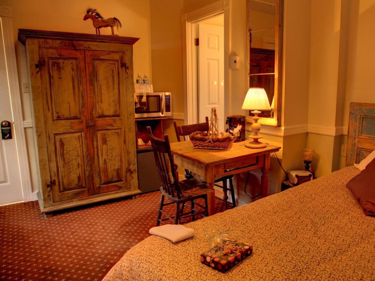 Auberge De La Tour Du Lac سانت-أغاث-دي-مونت المظهر الخارجي الصورة