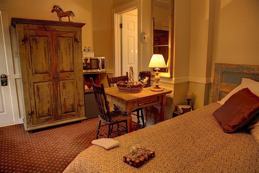 Auberge De La Tour Du Lac سانت-أغاث-دي-مونت المظهر الخارجي الصورة
