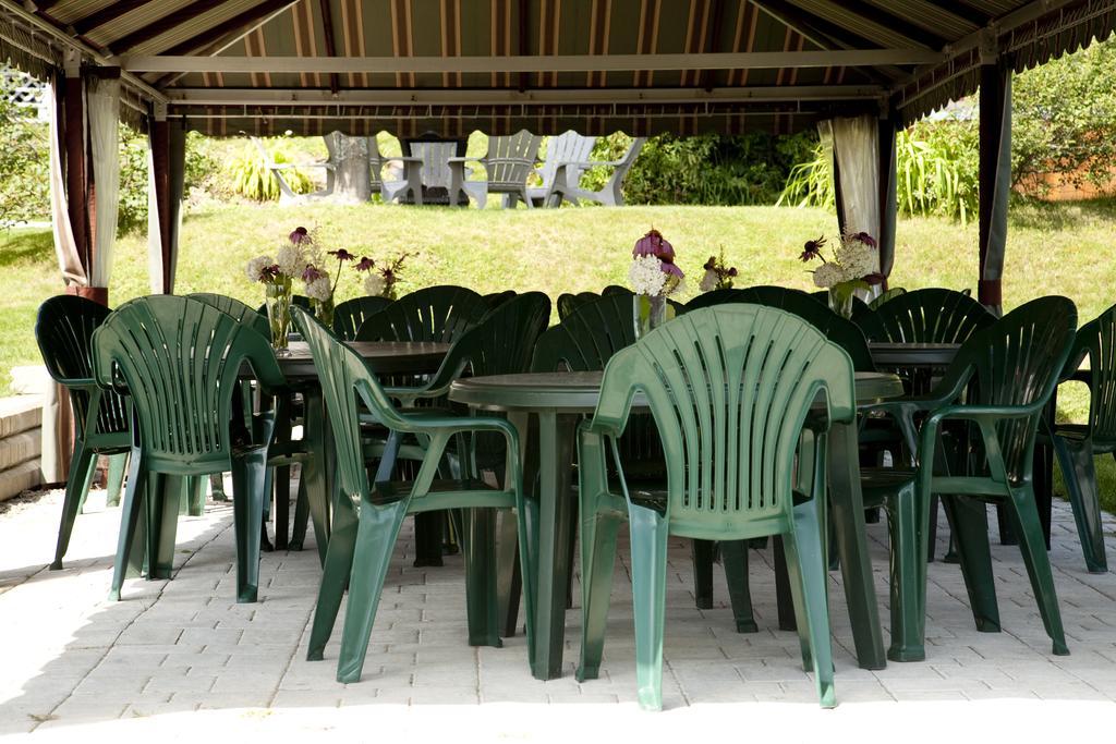 Auberge De La Tour Du Lac سانت-أغاث-دي-مونت المظهر الخارجي الصورة