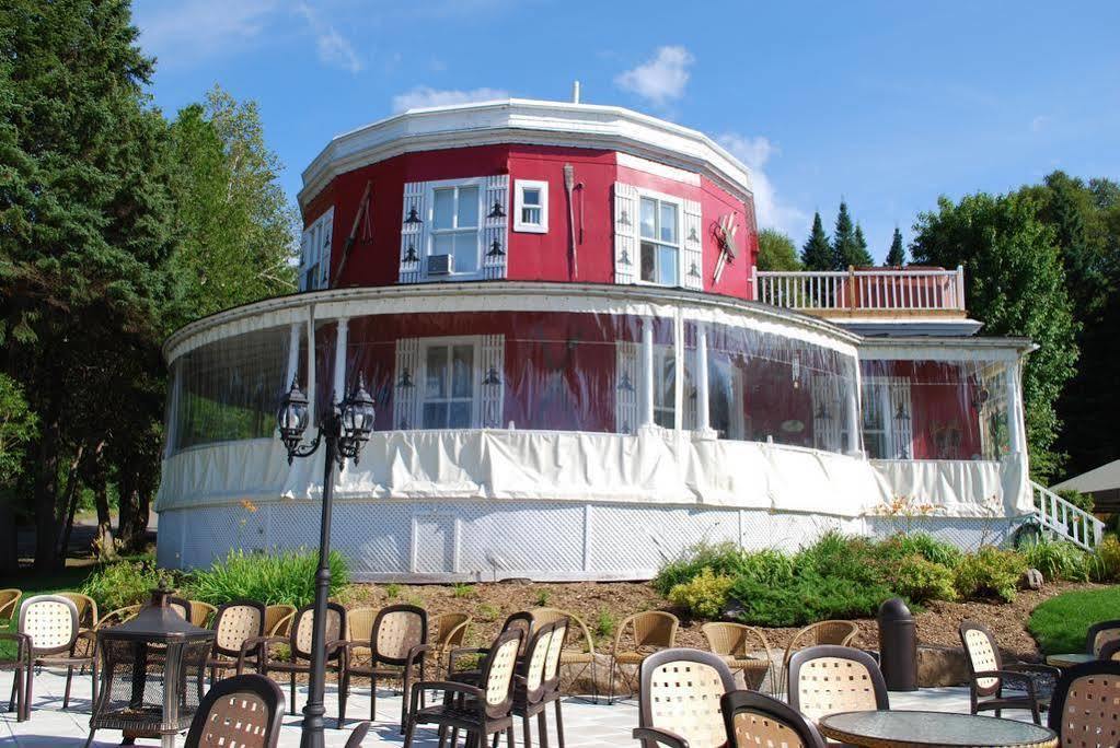 Auberge De La Tour Du Lac سانت-أغاث-دي-مونت المظهر الخارجي الصورة