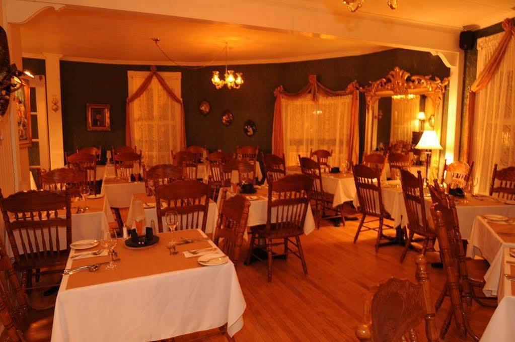 Auberge De La Tour Du Lac سانت-أغاث-دي-مونت المظهر الخارجي الصورة